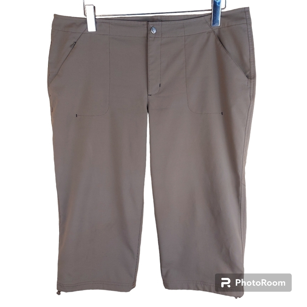 Women's Brown Capris